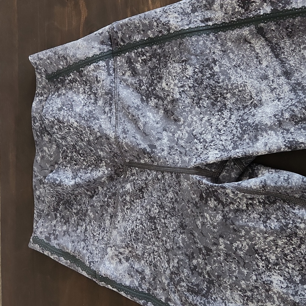 Lululemon Women's long tights/Leggings Size 4